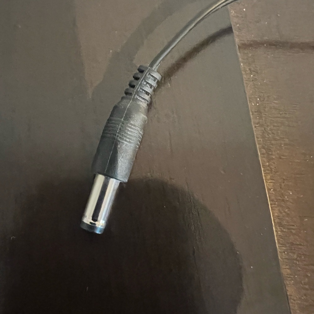 Switching Adapter - Picture 2 of 5